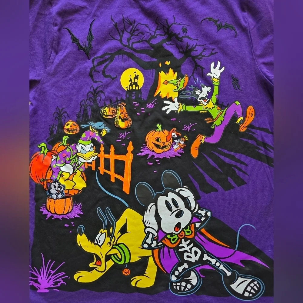 New original Disney store Men's Mickey Mouse & Friends Halloween t-shirt, size M